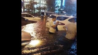 Raining in China. Потоп в Китае, Я жива.