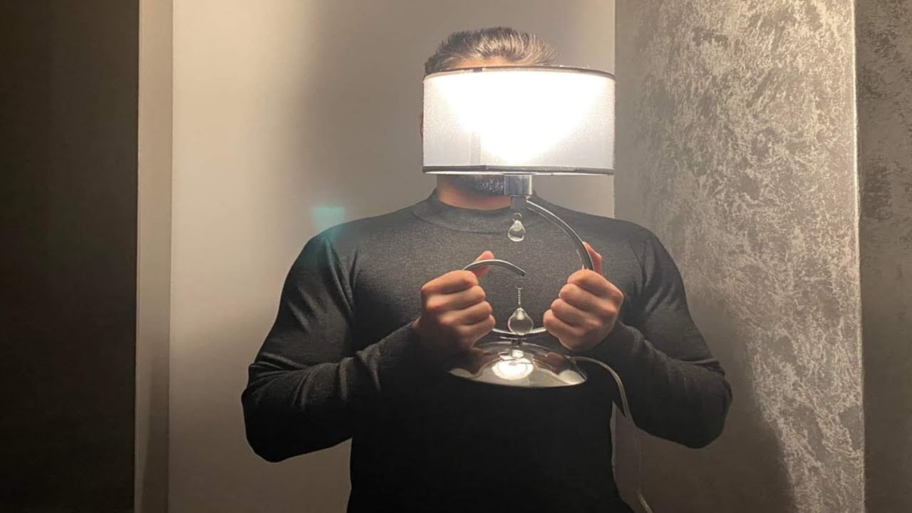 E DOAR O LAMPA , DOAMNA FANTOMA!