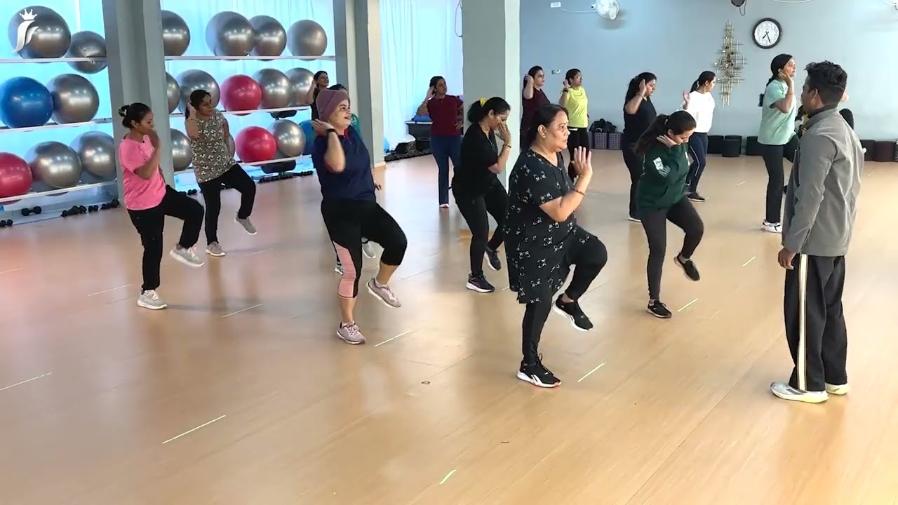 30 Minutes Workout Video | Fit Queens