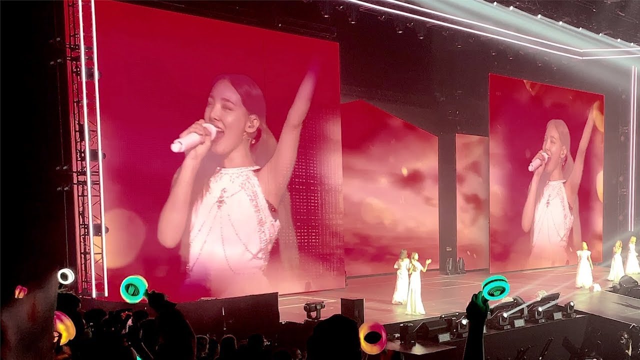 TWICE - SUNSET | Twicelights Chicago Concert!