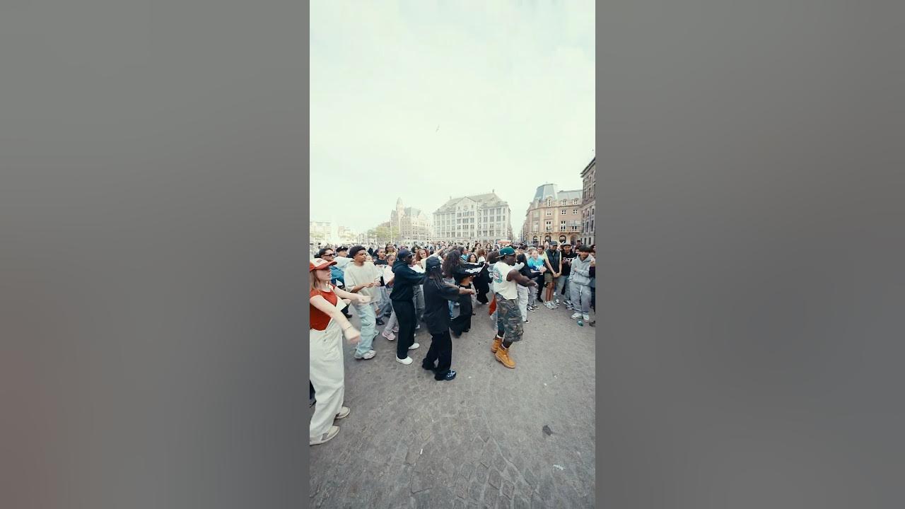 Frenna Zaazaa flashmob on Dam Square Frenna Zaazaa flashmob on Dam Square