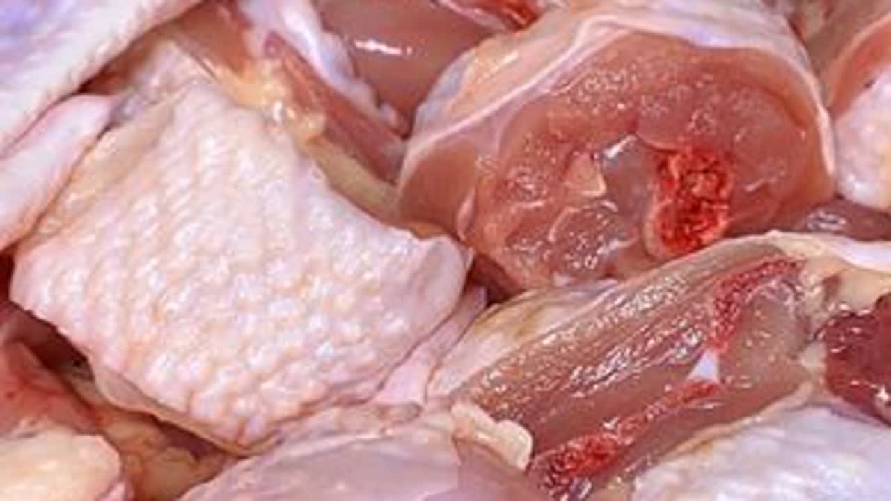 炖鸡肉，焯水和直接下锅是大错，教你正确做法，鸡肉鲜香入味， 不腥也不柴#家常菜 #美食教程 #炖鸡肉