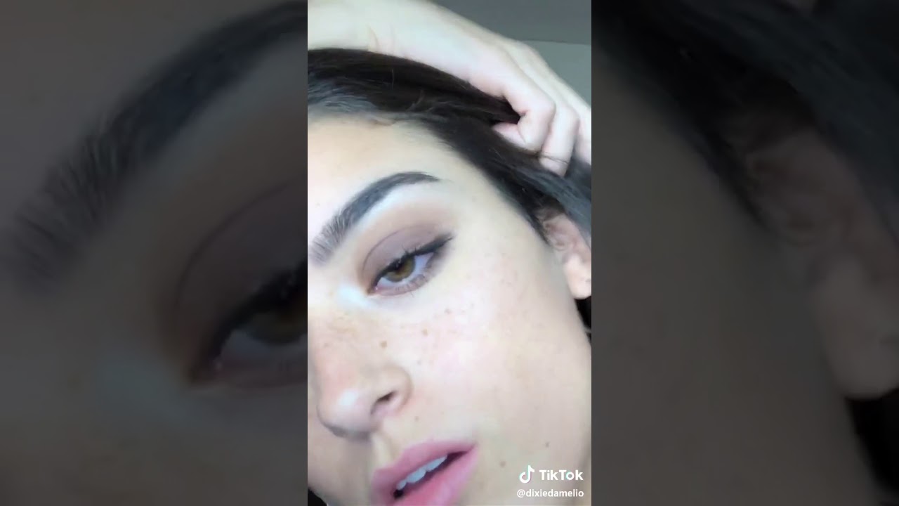 Dixie D'amelio - 7 rings