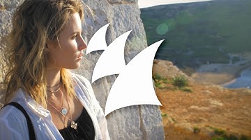 Nick Martin feat. Natalola - Shackles (Official Lyric Video)