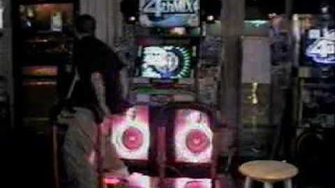 Pre-2001 DDR Dance Dance Revolution Archive : rnb_b4u.mpeg