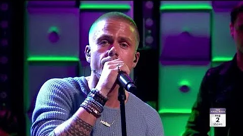 André Hazes Jr. zingt emotionele Humberto toe  - RTL LATE NIGHT