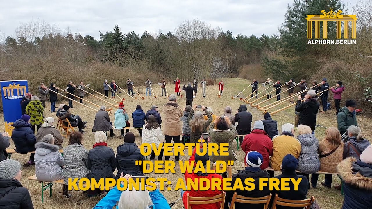Ein Waldkonzert mit 20 Alphörnern in Berlin
