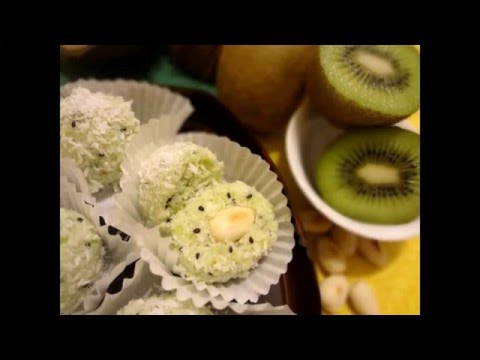 Видео рецепт Сладкие шарики с киви и орехами