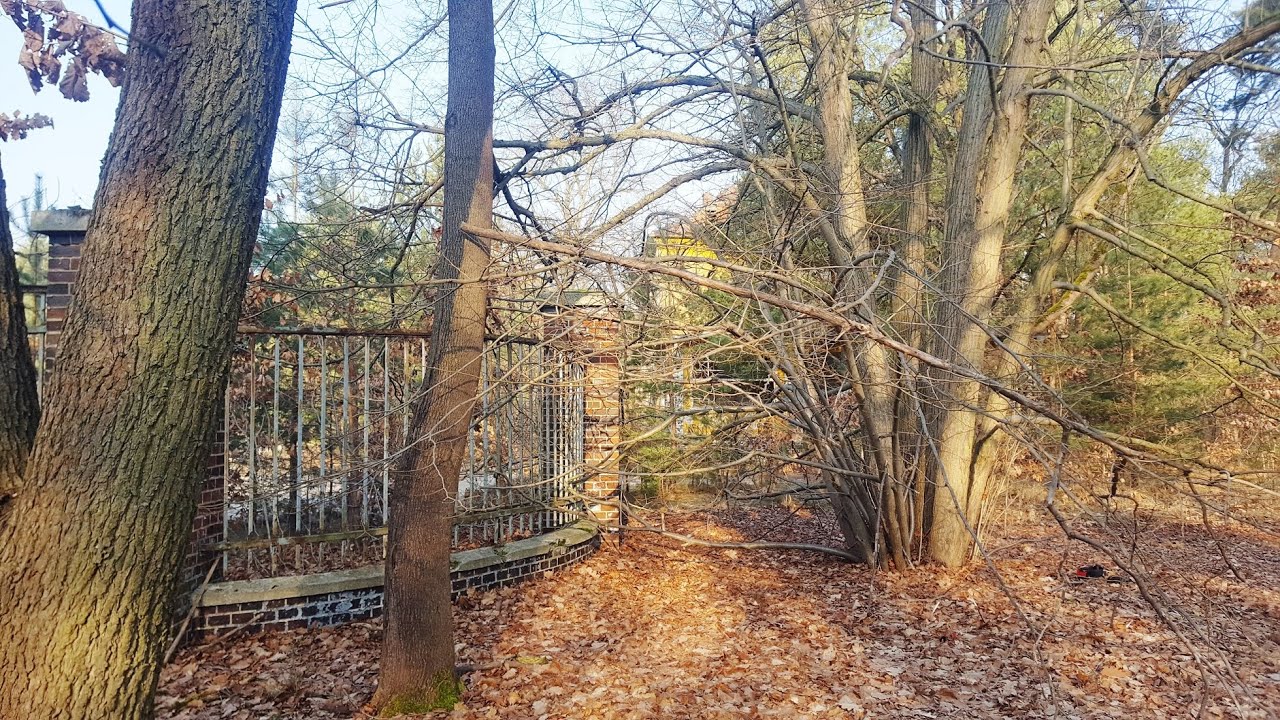 ГСВГ. Forst Zinna. Тыльная сторона первой казармы,основное КПП,строевой плац 9.02.2025