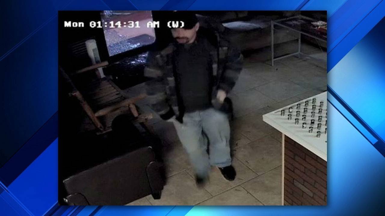 Burglar steals cash, merchandise from Tomball vape shop