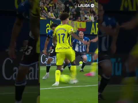 Gran asistencia de Buchanan y buen disparo de Cardona. #VillarrealEspanyol | #LaLigaHighlights