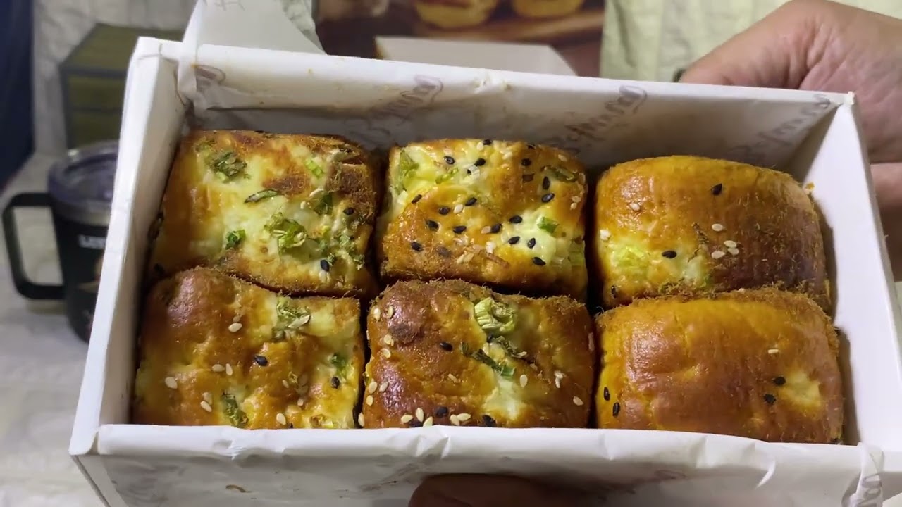 Botuna (Roti Abon Tuna Gulung) GOLDEN FLOSS yang Viral Jadi Oleh-oleh Jakarta || Botuna Bakehouse