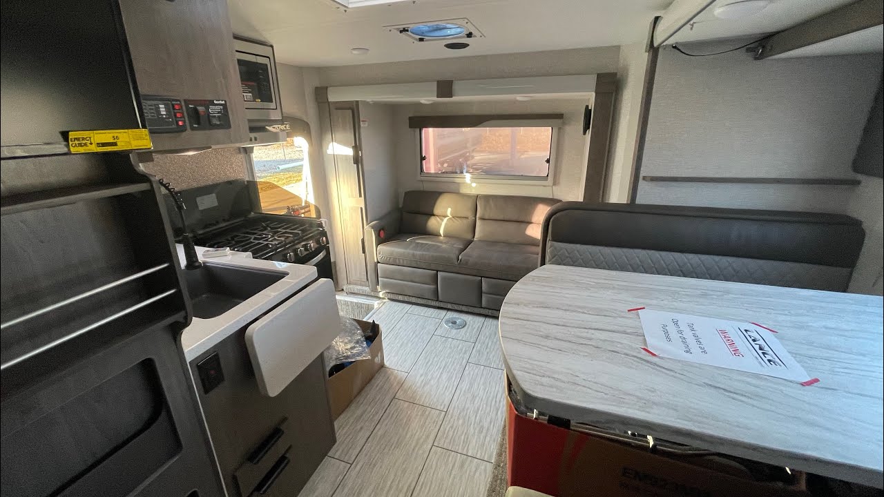 Lance 825 Truck Camper