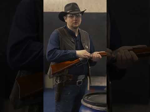 Cтреляем универсальным патроном .44-40 из #Winchester Model 1873 #funshooting #gunslinger