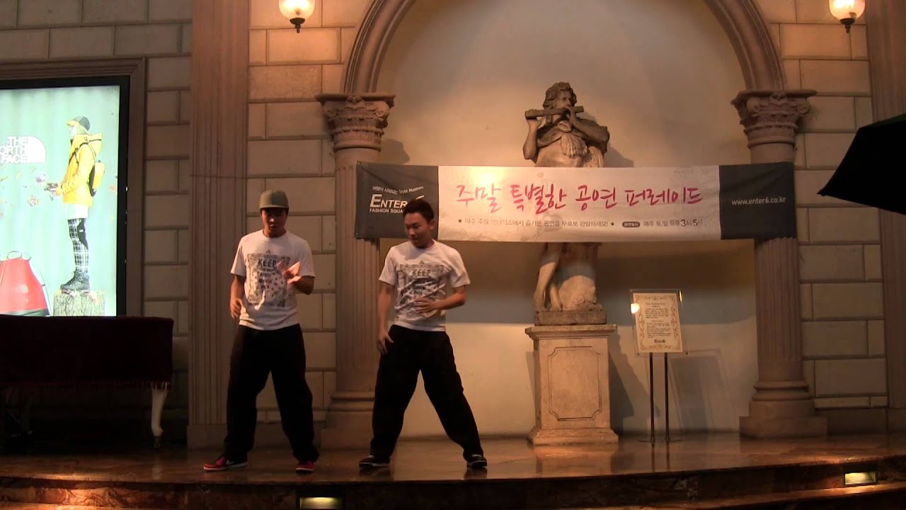 Real Marvelous Hozin & DoKyun performance @enter6 Shopping Mall