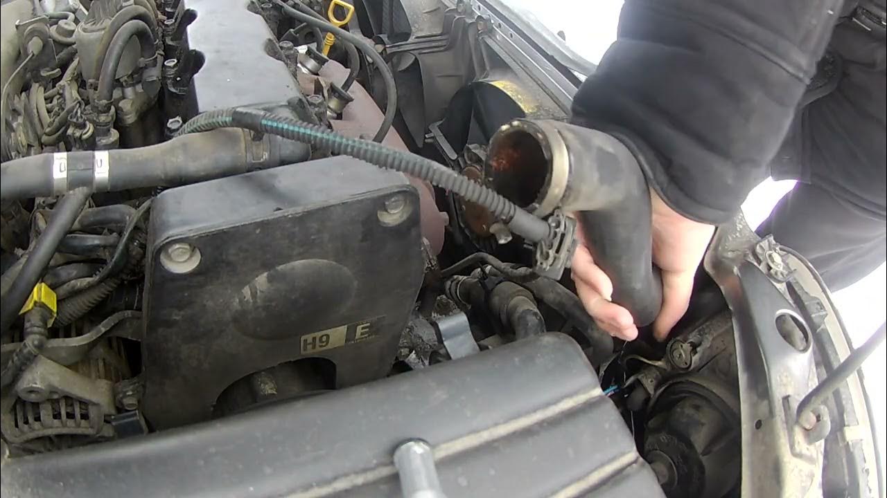 Замена верхнего патрубка радиатора Ланос 1,5 с частичным сливом ...