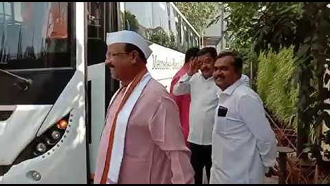 MLA Abdul Sattar Pradip Jaiswal Going to hotel