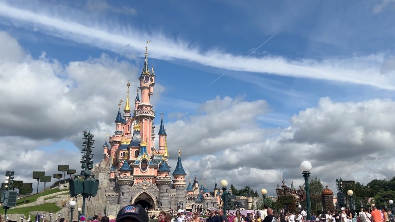 Disneyland Paris Vlog fire works show games food | ديزني لاند باريس فلوق العاب نارية عرض العاب اكل