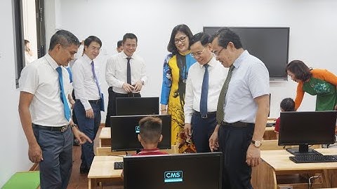 Long Biên gắn biển công trình chào mừng Đại hội công đoàn các cấp