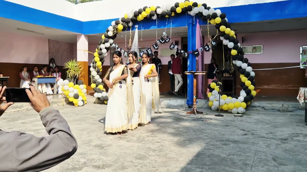 Tumtum#kala chasma#bollywood songs#farewell dance#presented by std 11th commerce #2026 farewell.