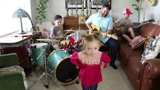 Colt Clark and the Quarantine Kids play "Mama Told Me Not To Come" chords