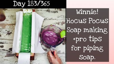 I have never seen a scent discolor this fast! | Winnie Soap | Day 183/365