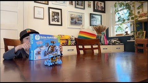 We Build a Robot With The Sillbird Solar Building Robot Kit !- Let Sterling Play