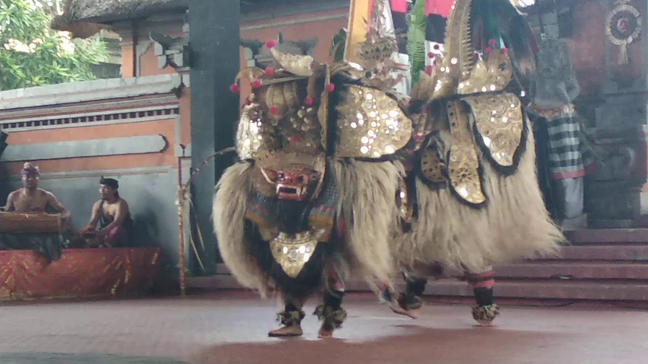 Tari barong 