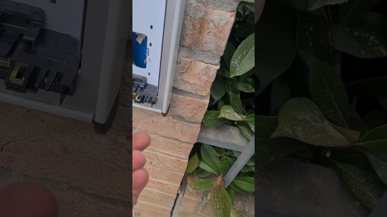 Sostituzione pulsantiera citofonica da Pulsantiere Toscane ad Elvox 2/4..