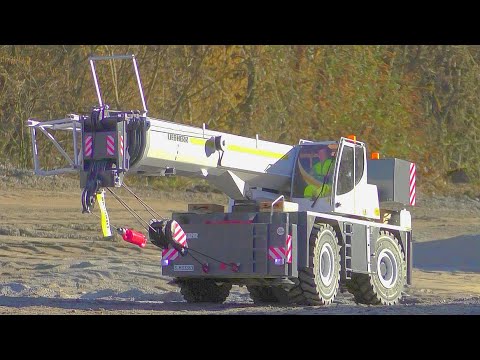 Unique RC Track Crane in ACTION!