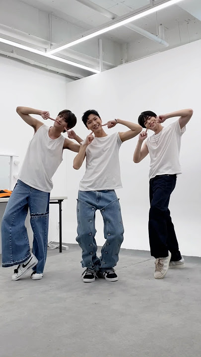 Dive in deep 💦#TEN #XIAOJUN #YANGYANG #李永钦 #텐 #Water #NCT #WayV #威神V #TEN_Nightwalker #shorts