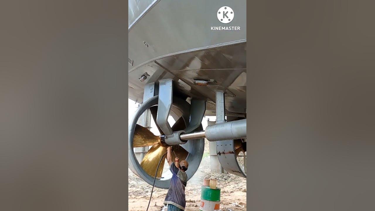 big ship propeller & kort nozzle waterblasting..youtubeshorts bigship