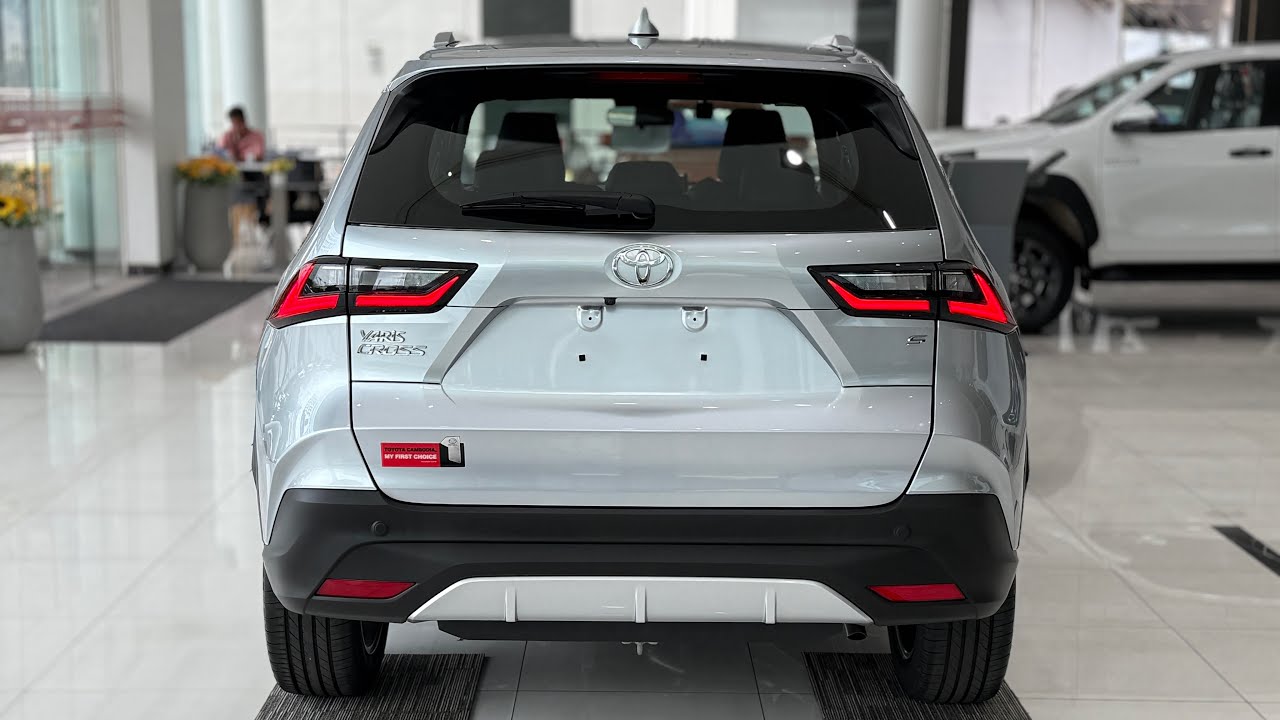 New Toyota Yaris Cross (2025) - 1.5L Super Premium Crossover SUV | Silver Color