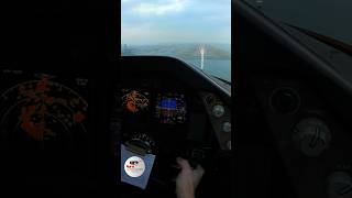 747 landing at Hong Kong