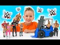 Vlad y Niki reto de 5 candados con juguetes WWE Forklift