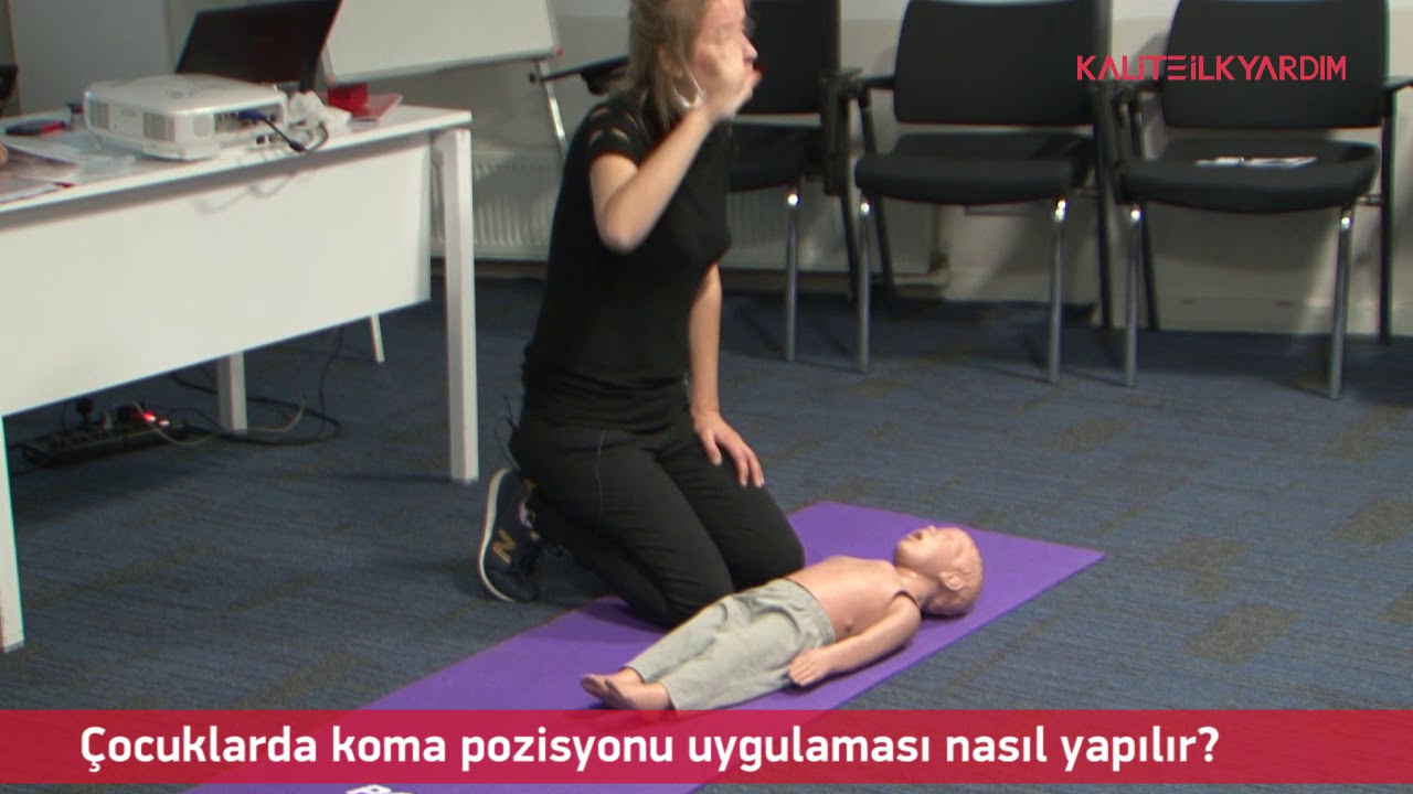 Cocuklarda Koma Pozisyonu Uygulamasi Nasil Yapilir Youtube