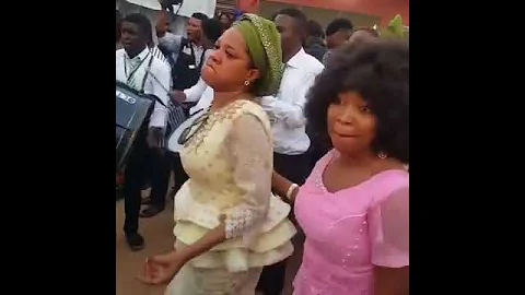 Toyin Abraham Emotional Moment at her dad's funeral