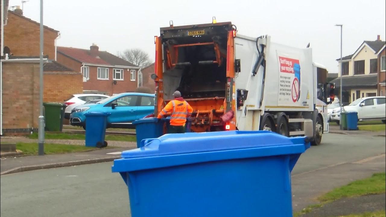 MercedesBenz bin lorry emptying bins in Tamworth YouTube