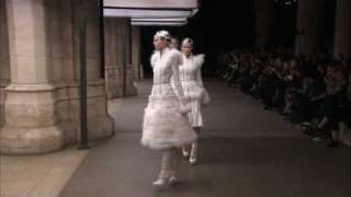 ALEXANDER McQUEEN WOMEN PRÊT-À-PORTER FW 2011-2012 PFW