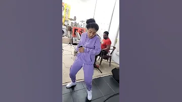 Shenseea Doing The Dirt Bounce 