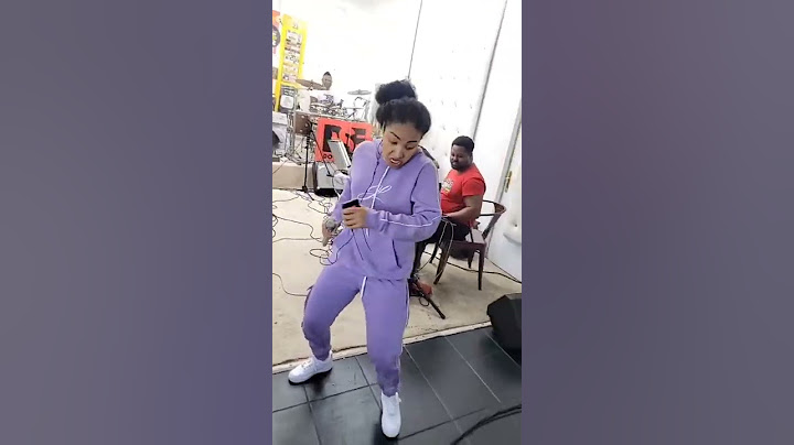 Shenseea doing the dirt bounce