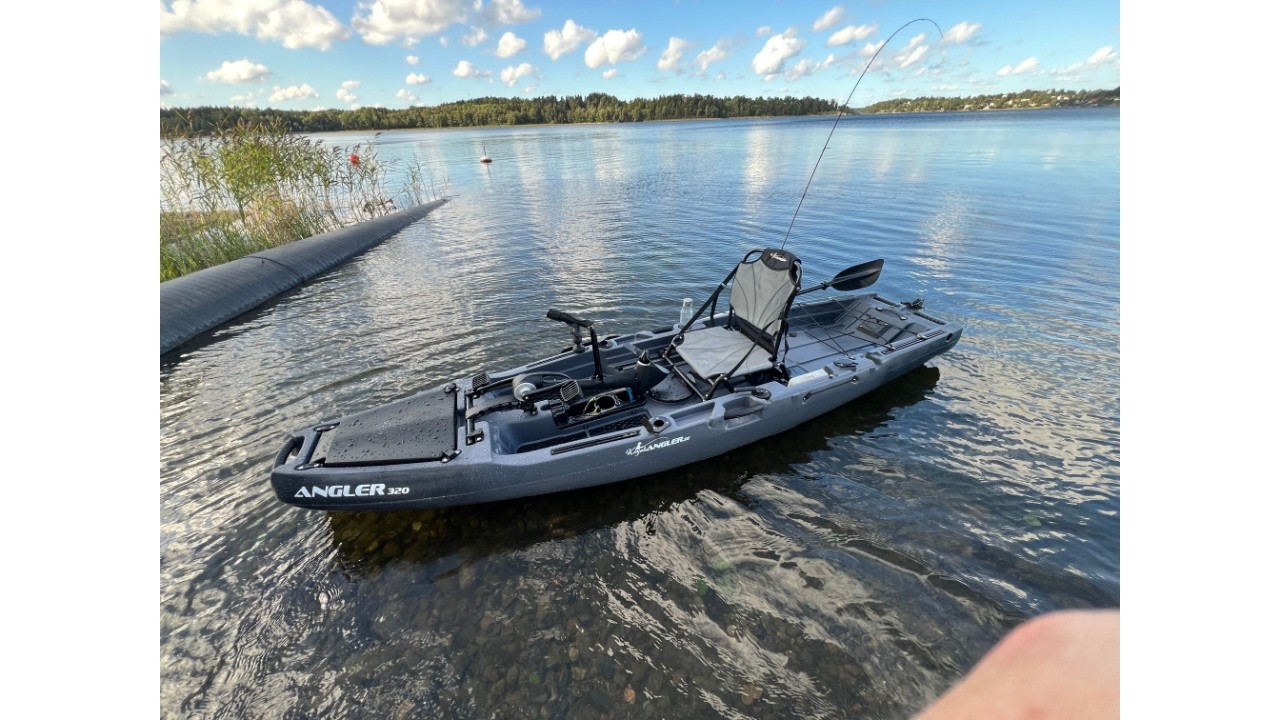 Genomgång Angler 320 - Komplett fiskekajak i ett kompakt format