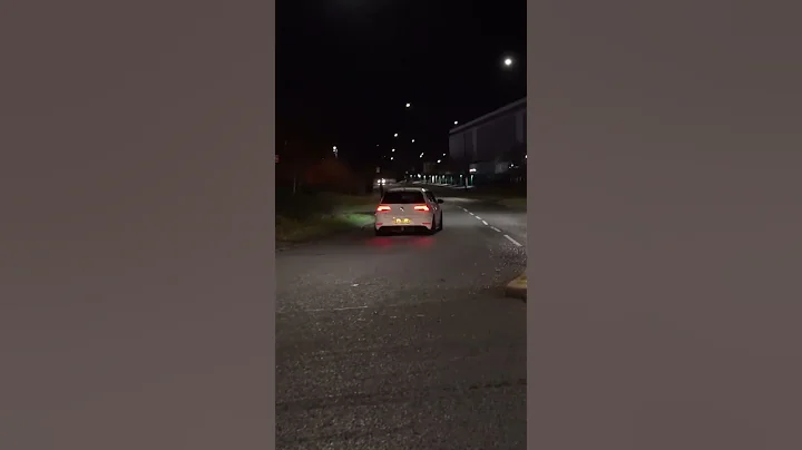 VW Golf R Acceleration🚀 Loud DSG Farts💥 #shorts #golfr #vwgolf