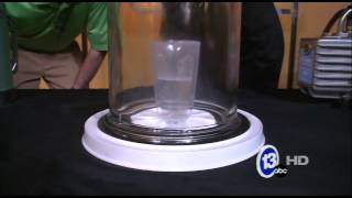 Create solid nitrogen with a vacuum pump Profile