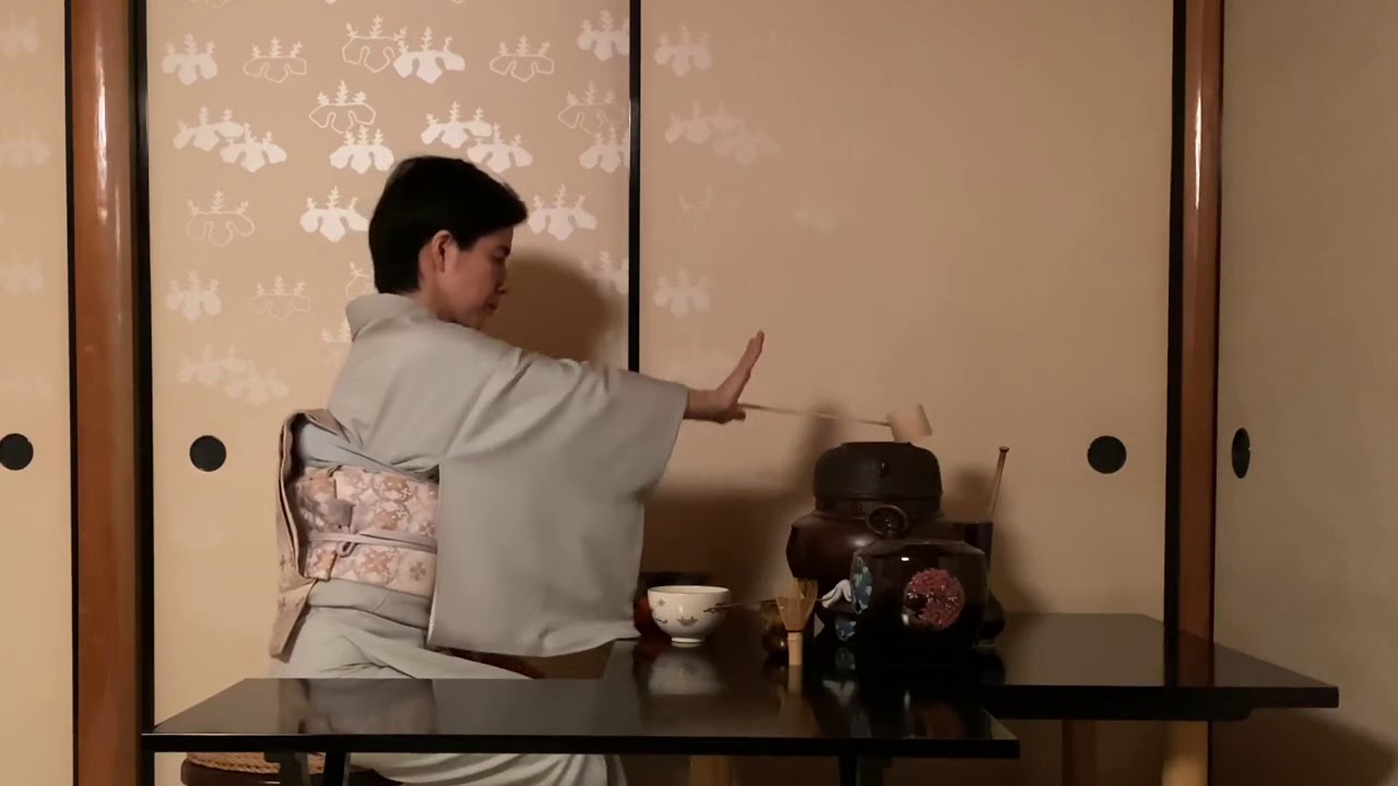《茶道点前集》立礼 点茶盤 薄茶点前 Sadou [Japanese Tea Ceremony]（裏千家）