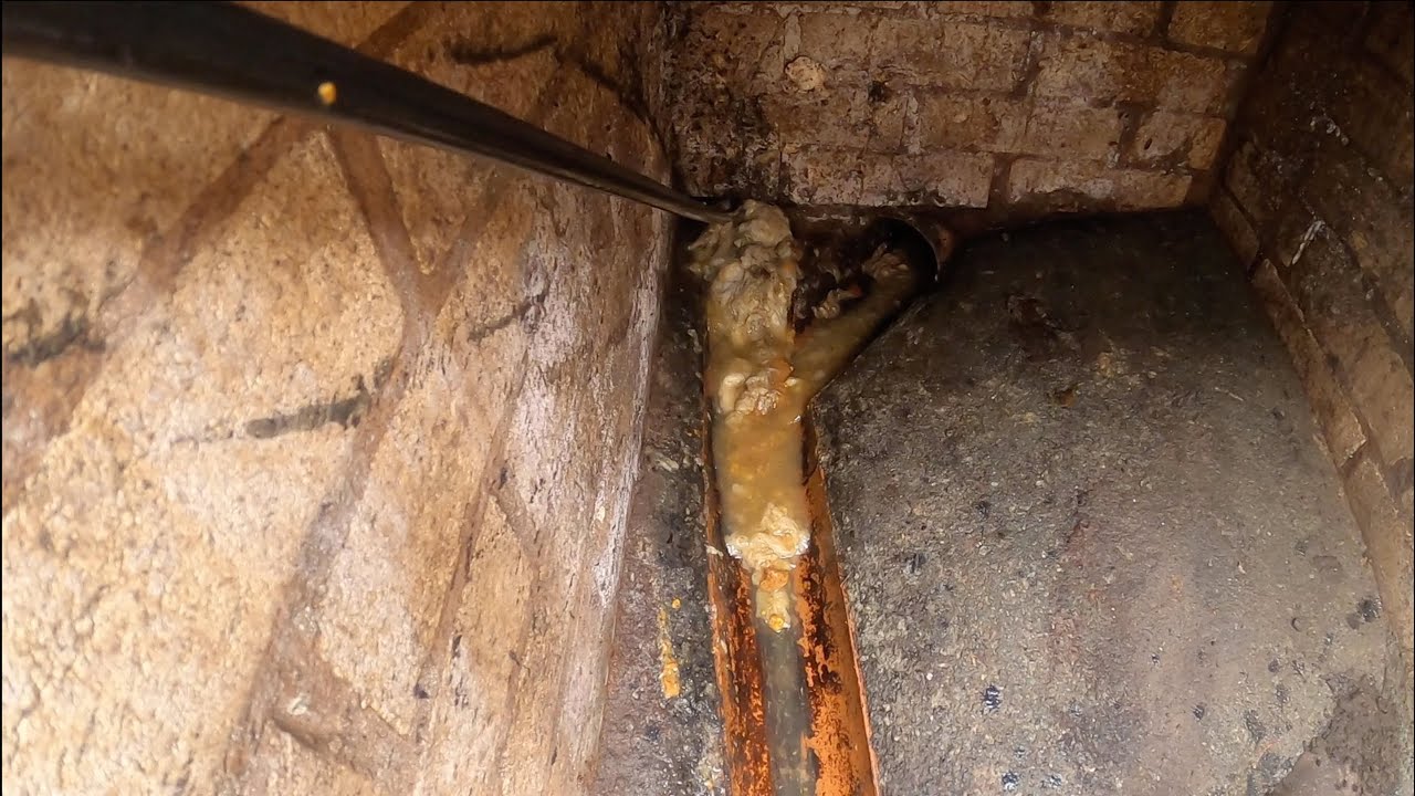 Blocked Sewage At A Pub!! Thick And Yeasty!