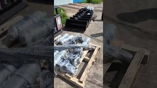 Hongxiang Machinery specializes in manufacturing mini excavators, with direct factory shipping. #