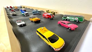 30 types of Tomica☆Corrugated plate slope race