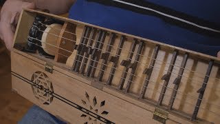 Video voorbeeld van "Symphonia Demonstration (Medieval Musical Instrument)"