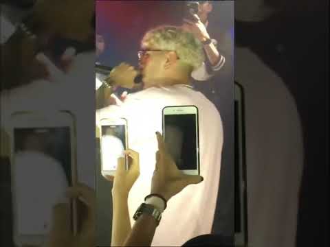 Alex Rose- Toda/ Rauw Alejandro cantando “Toda”